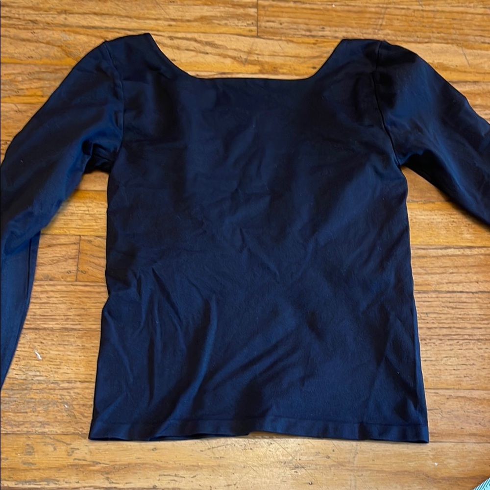 Trendy Black Long Sleeve Top - Picture 2 of 3